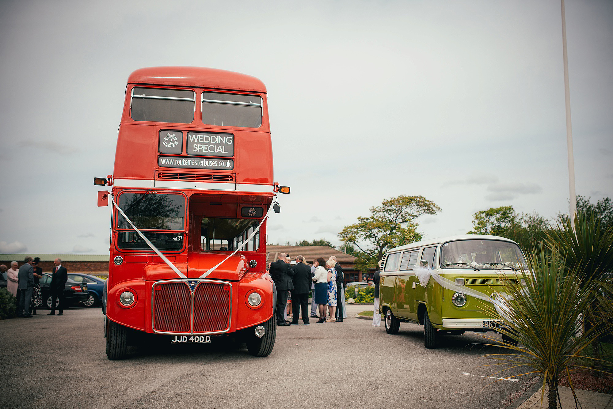 relaxed Wedding Photographer