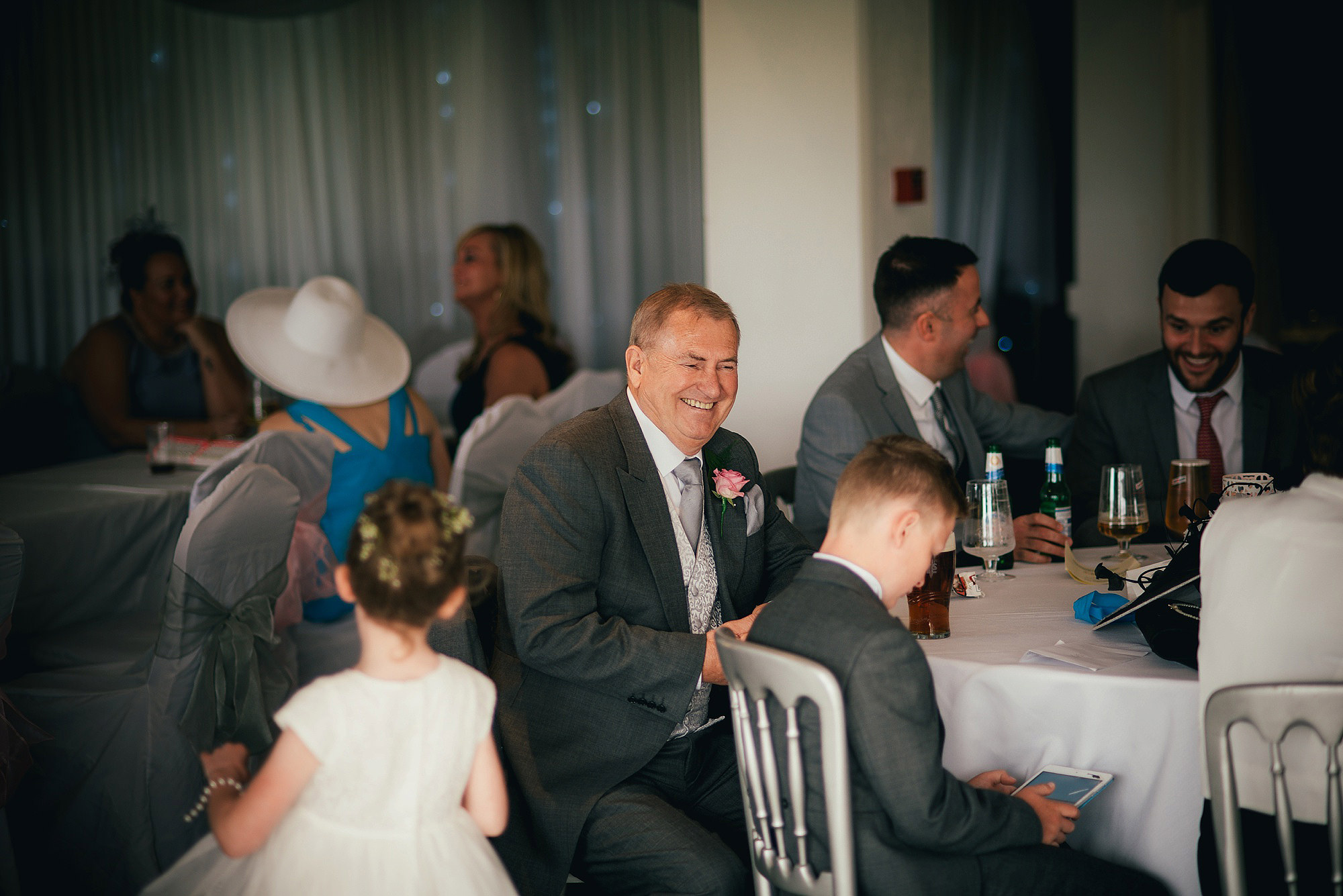 relaxed Wedding Photographer