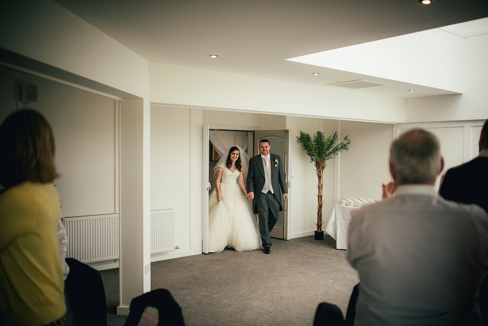 relaxed Wedding Photographer