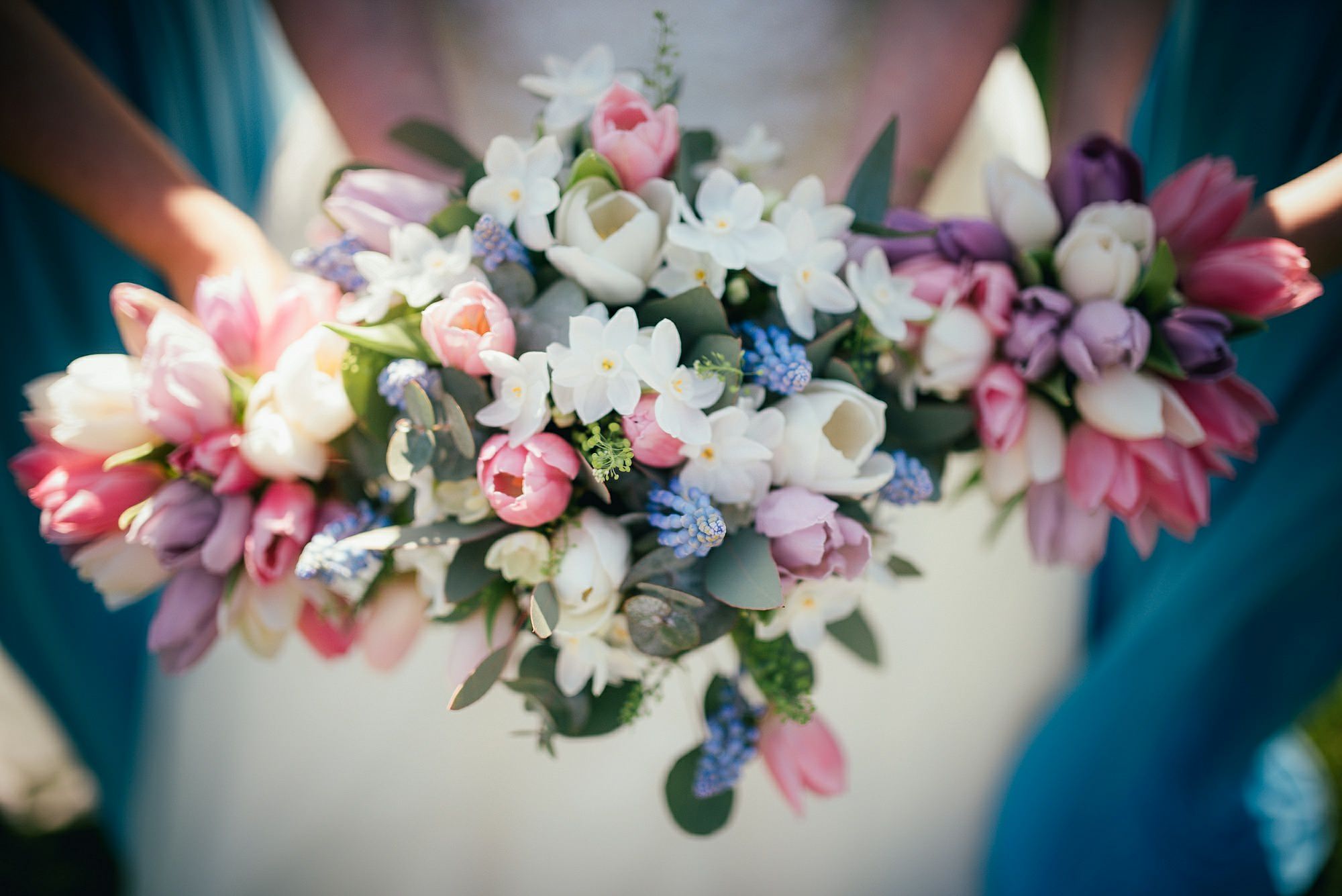beautiful spring wedding flowers