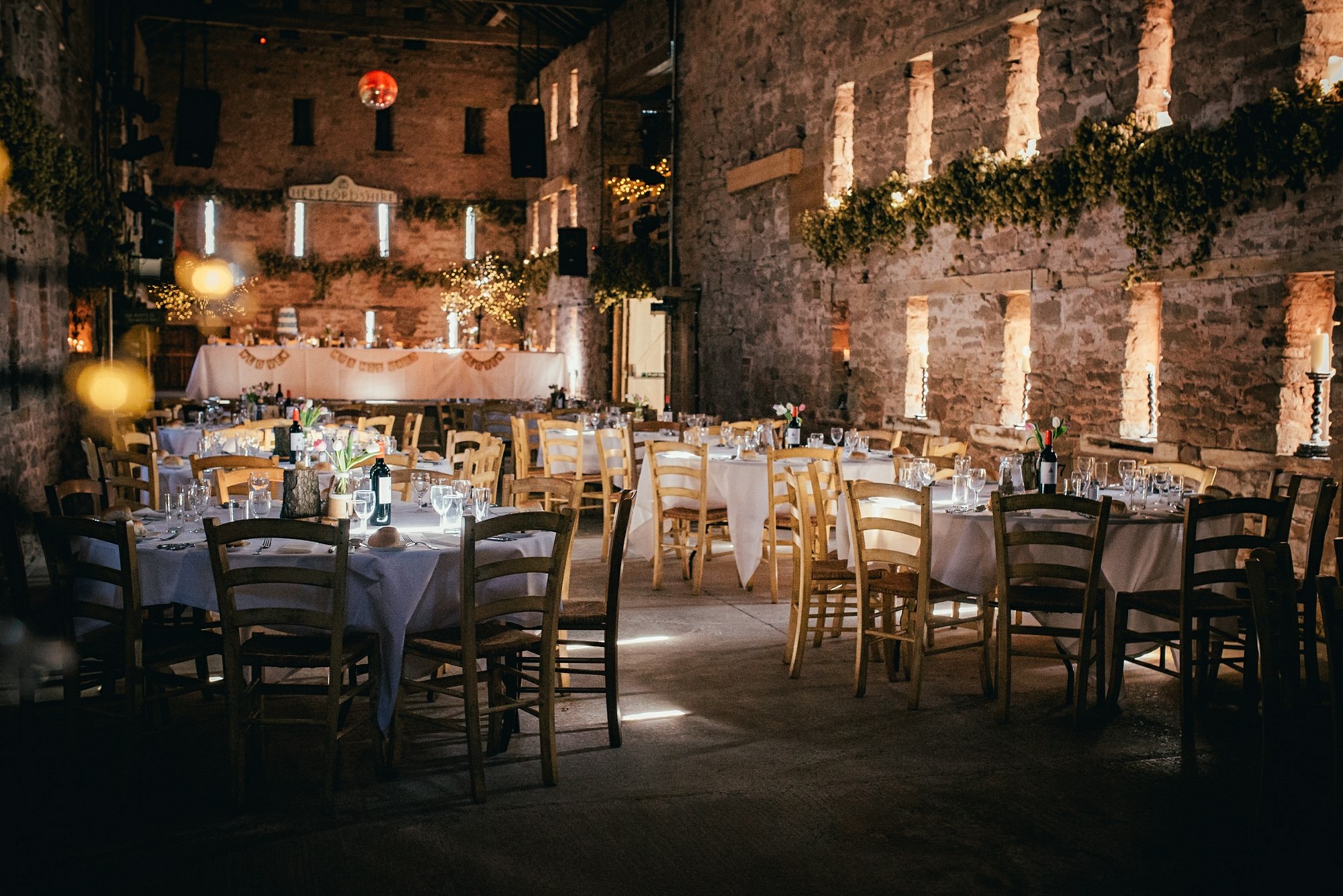 barn wedding decor