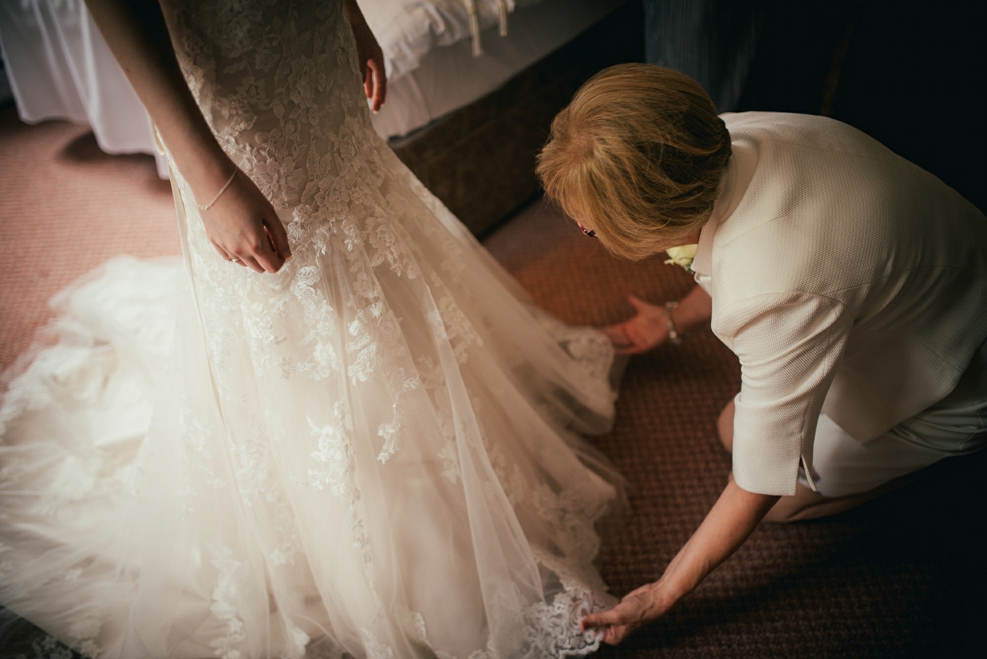 Rustic wedding at Spring hill house by Hereford Wedding Photographer