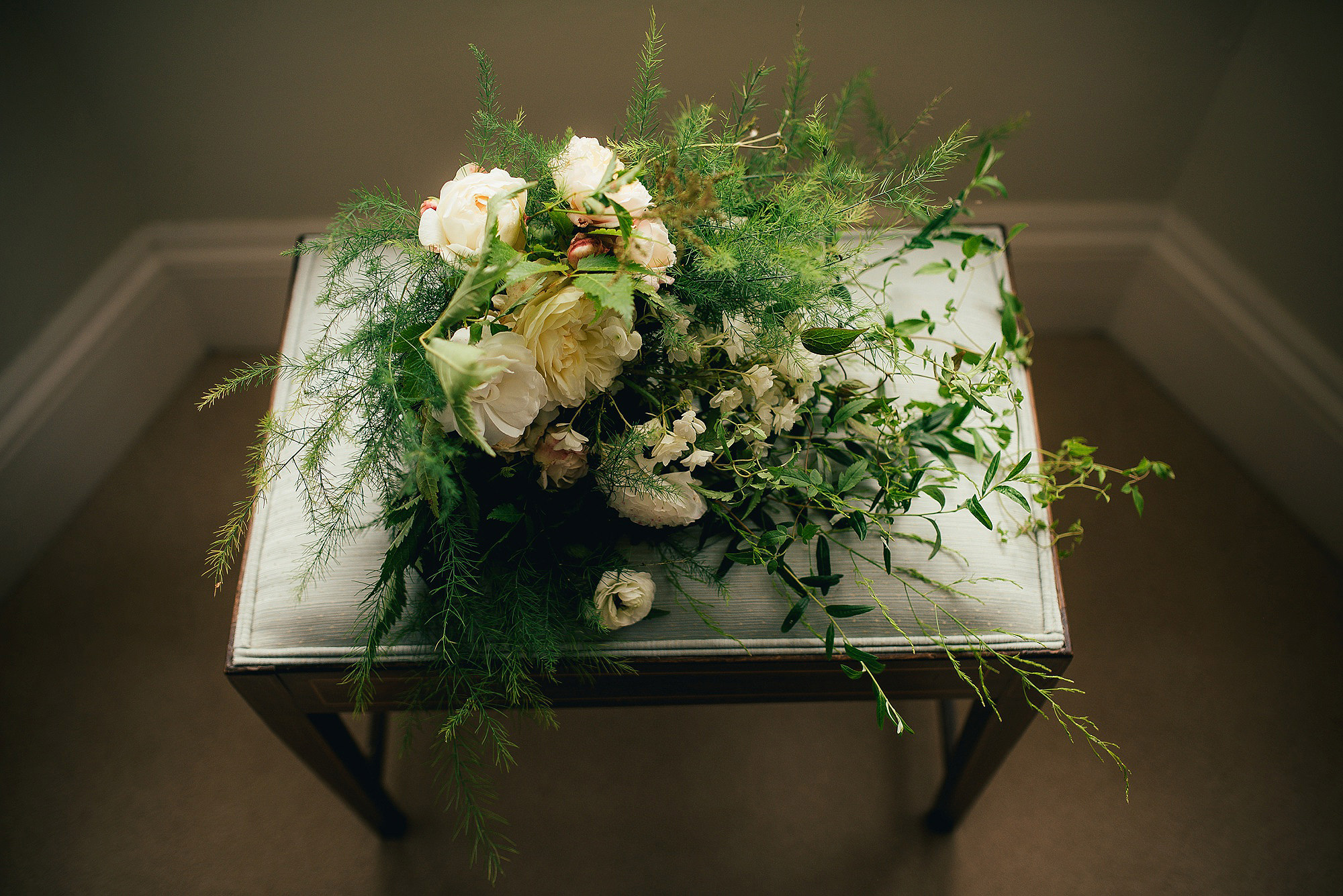 pretty rustic wedding flowers