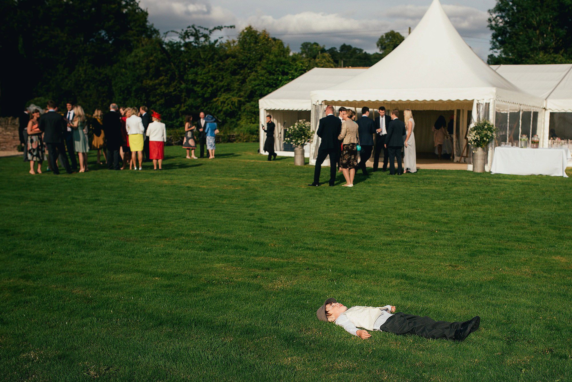 funny candid wedding moment